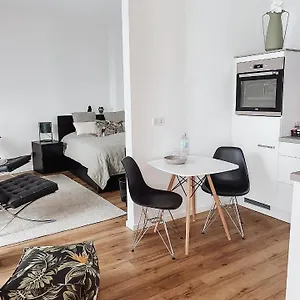 Burg 9 Boardinghouse , Düsseldorf Deutschland